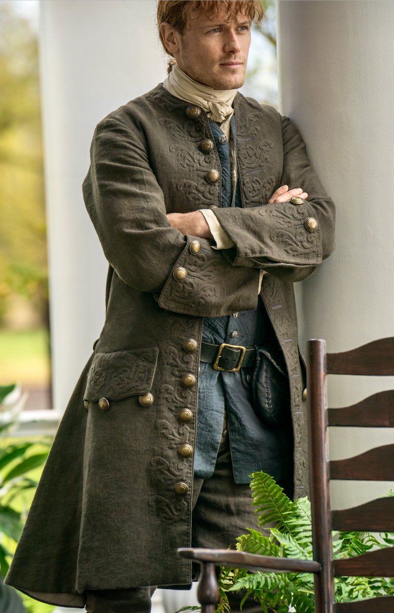 OutlanderCostum's tweet image. I am stunned that this pic was taken. Bravo to the photographer.
You can really see the details!!!!!