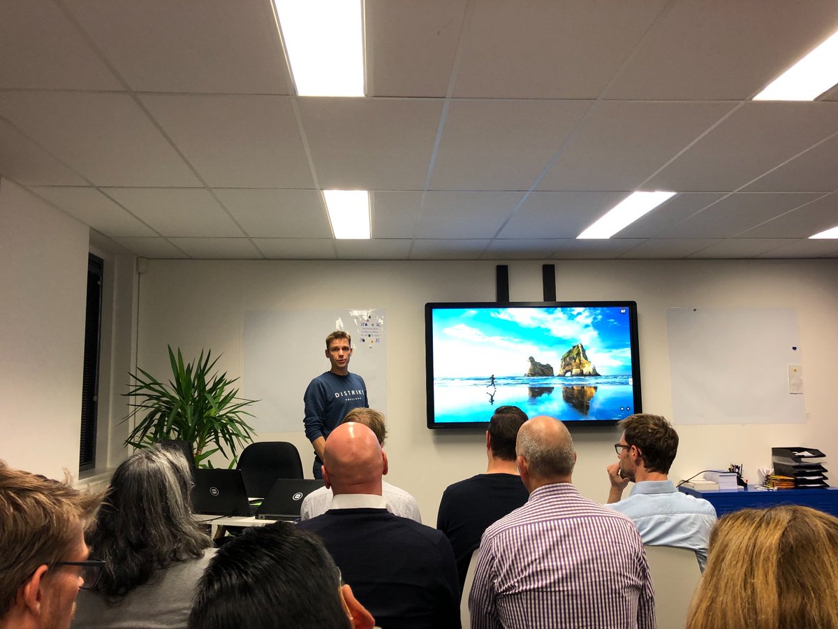pimvdnoll's tweet image. #mendix meetup started! @RvHofwegen
