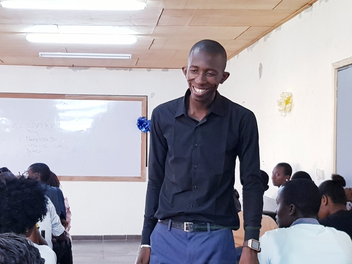 LabsExpert's tweet photo. #ABIDJAN : #EXPERTLABS participe à la 3è édition de AFRICAN START-UP FORUM, le Forum Économique des Start-ups, Incubateurs et Investisseurs d'Afrique. Le Président de Expert'Labs Mali a animé une session de formation sur : " Comment Vendre les Produits de sa START-UP ? ". #Moussa https://t.co/YAstwEr85n