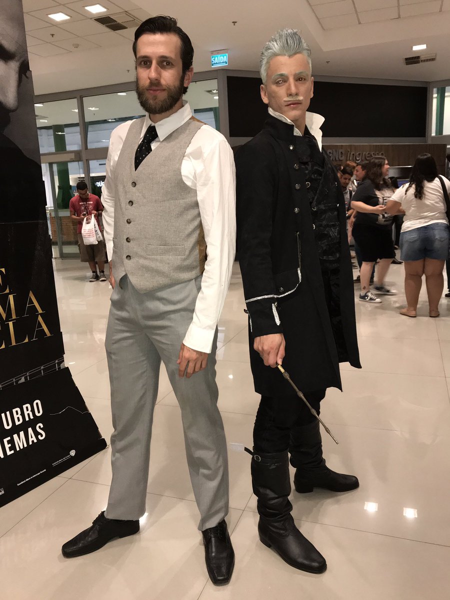 carade_lesma's tweet photo. E esse cosplay dos jovens Dumbledore e Grindelwald? #AnimaisFantasticos https://t.co/fKynDmcndJ