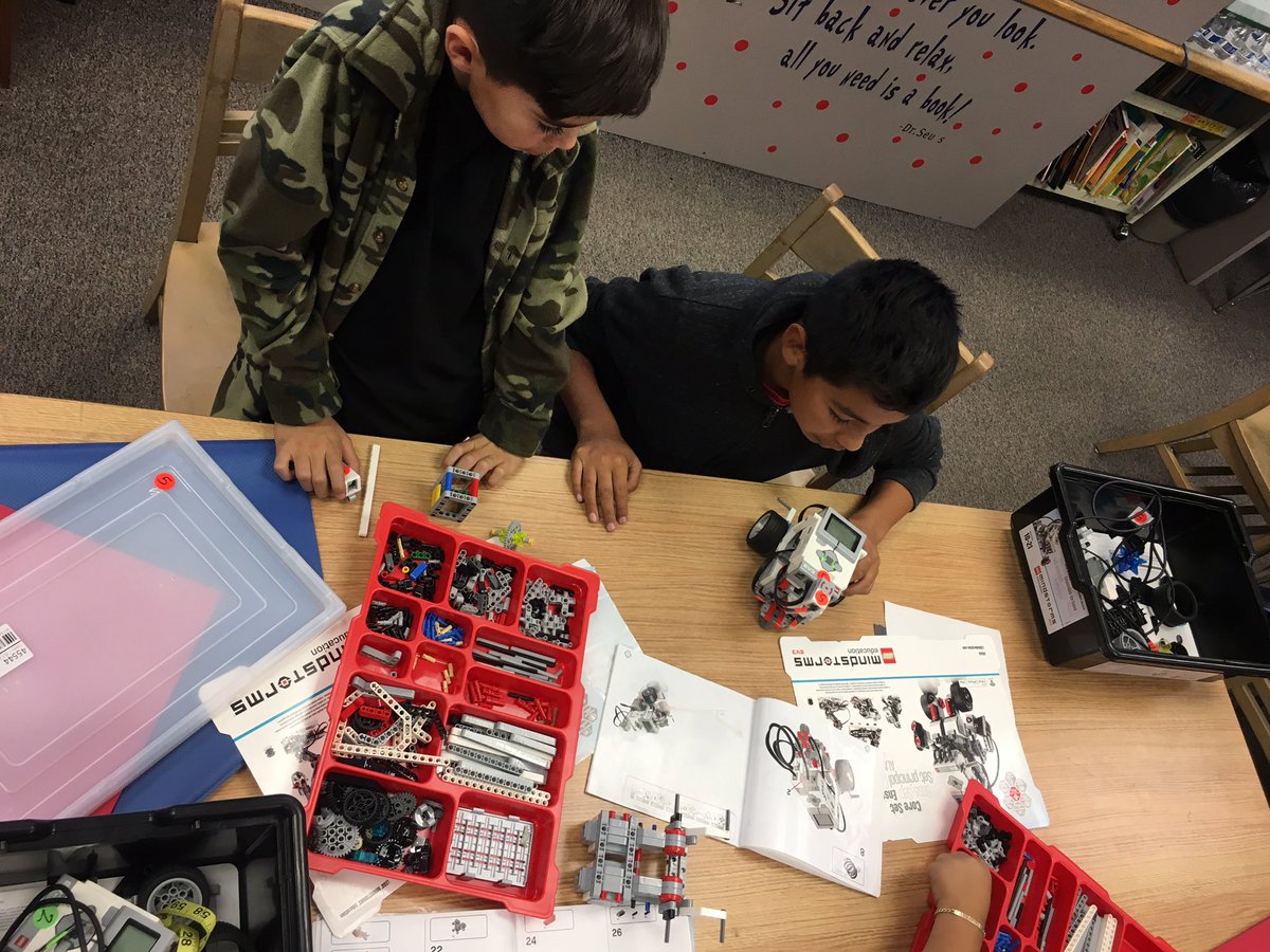 julierashford's tweet image. #RoboticsRocks @laspositaslions #LHCSD #1Team1Vision