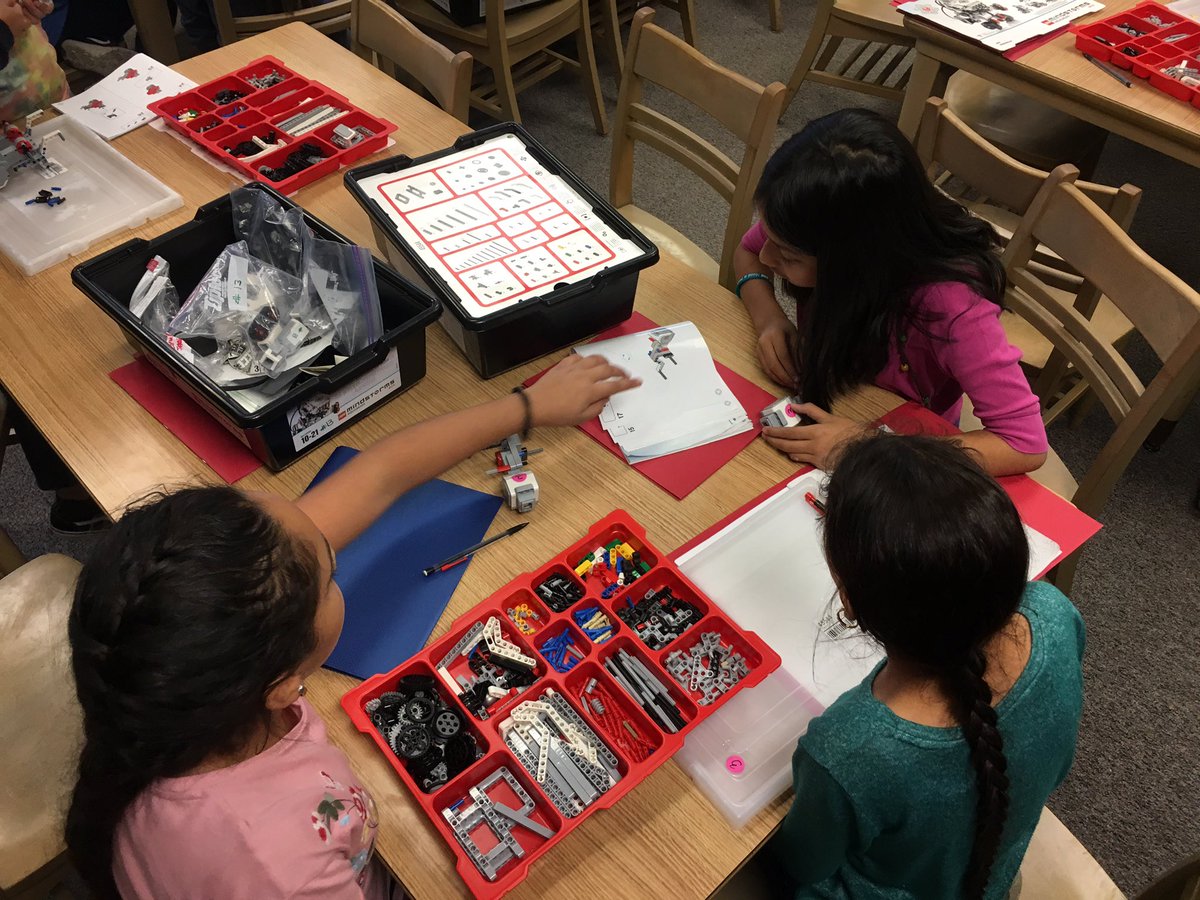 julierashford's tweet image. #RoboticsRocks @laspositaslions #LHCSD #1Team1Vision