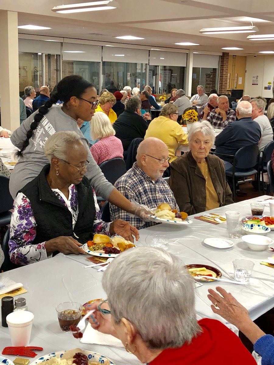 WinYSB's tweet image. Youth in Action volunteered tonight to serve dinner to the seniors at their Early Thanksgiving Celebration.  The students were honored to be apart of the festivities and the seniors were touched that they took the time to volunteer.  #community #winysb #winvalue #thanksgiving
