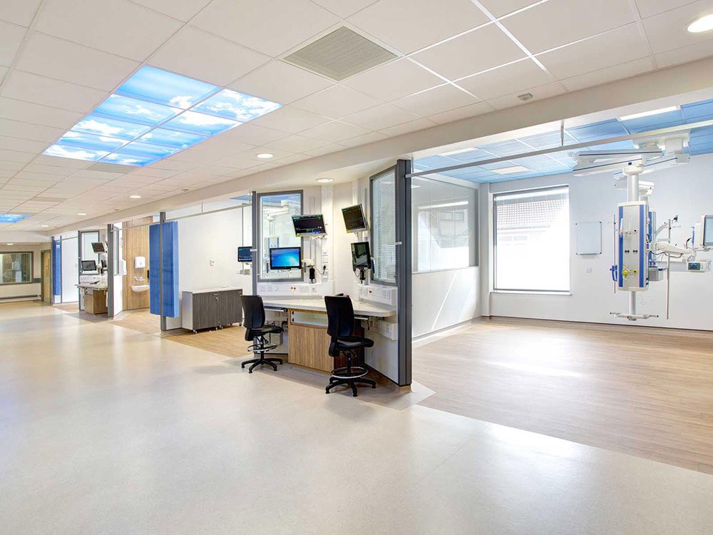 DorsetTraumaDoc's tweet photo. Extremely grateful to the critical care teams @MidCheshireNHS &amp; @BTHFT for showing a team from @DCHFT their new units &amp; sharing their design &amp; building experiences. We’re keen to deliver an exemplary standard to our patients into the future. This helps us get it right 1st time 👌 https://t.co/9Qt21OOq6U