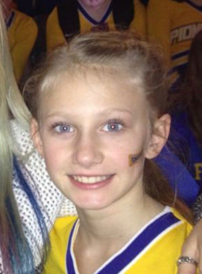 makeupbyabbyk's tweet photo. #HowHardDidPubertyHitYou where TF were my eyebrows?!? OMG I can’t stop laughing😂 https://t.co/dWc2gVmq4l