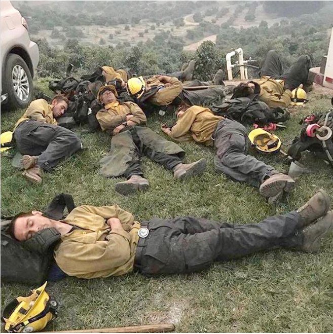 tracie_heileson's tweet image. The story behind this viral photo of exhausted California firefighters
As California struggles with the devastation of two deadly wildfires, a 2017 photo has come to symbolize the tireless efforts of firefighters and first responders. #kerncountyfire
today.com/news/story-beh…