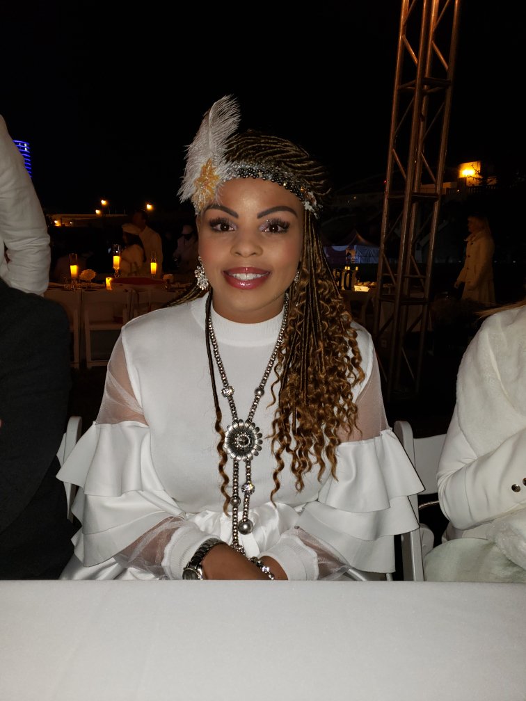 CrystalNTolbert's tweet photo. Enjoying White Nights in Dallas...🎉 #DEB2018
@DinerEnBlancDAL Dineren https://t.co/GAbxSoZXmc