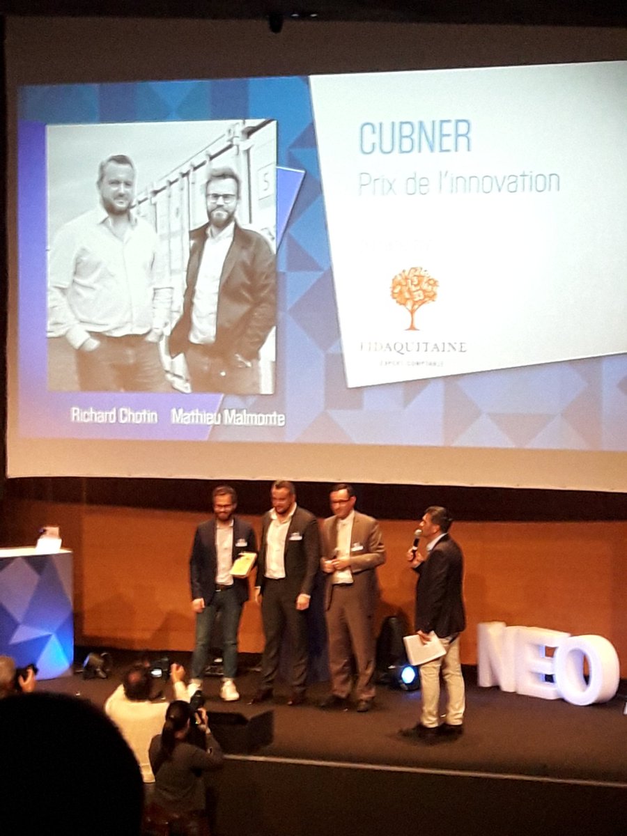Fidaquitaine's tweet image. #PrixNeoAquitains : @Fidaquitaine vient de remettre le prix #innovation à @CubnerContainer ! #Cubner #Dordogne #Perigueux #Neoaquitains