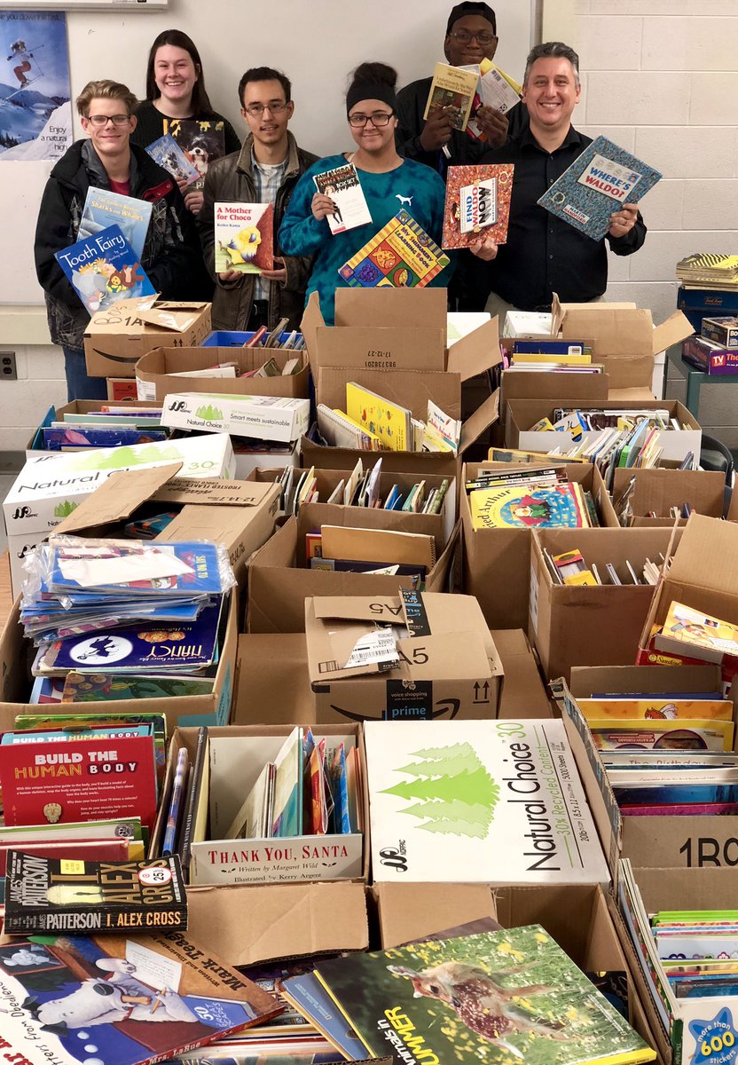 TCCHS students collected over 2000 children’s books for Peace Academy in Pontiac!!    #Troy #tsd #Athens #troyhigh #tsdthinkers