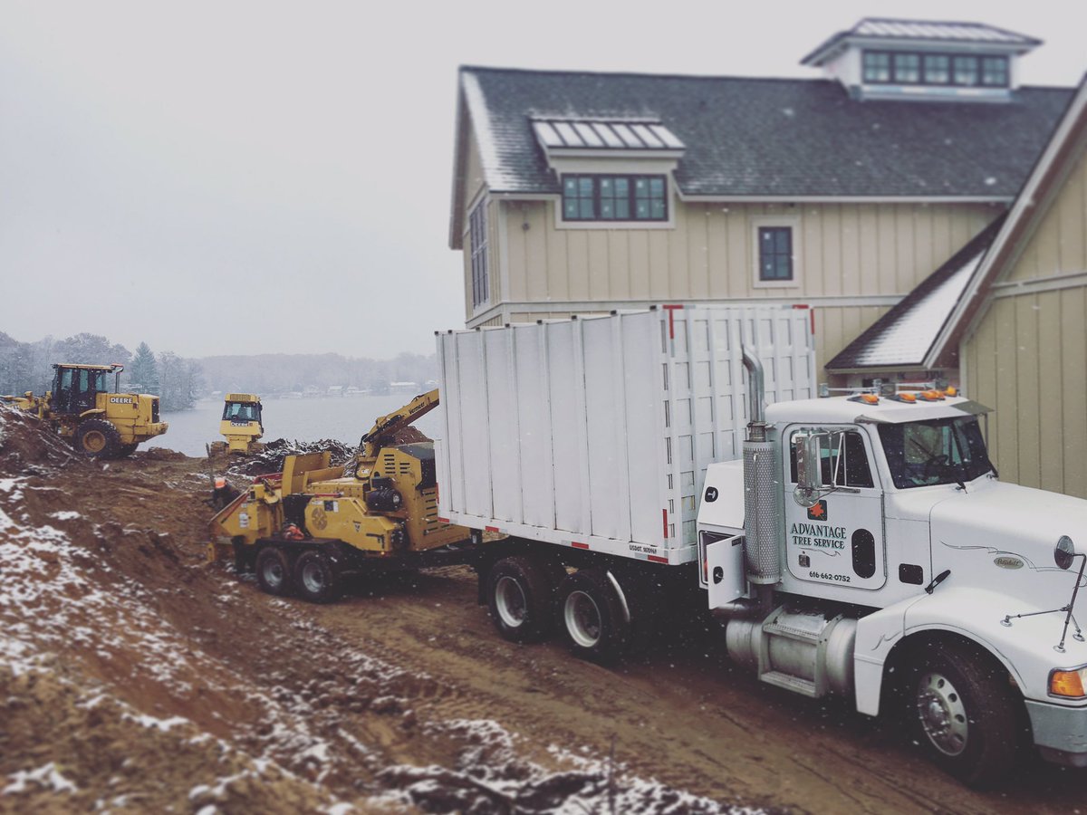 Advantage_TreeS's tweet image. Snow. 👀