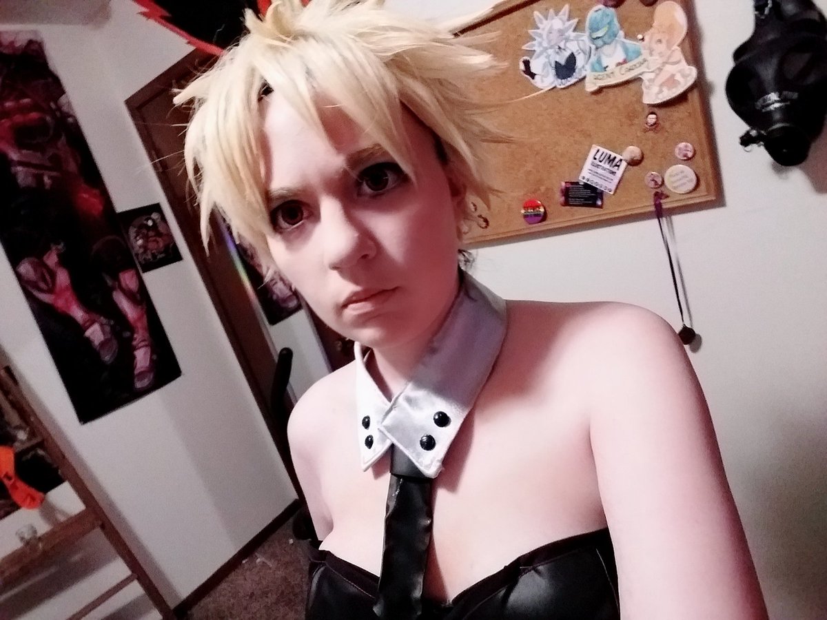 bumbling_witch's tweet image. A few minor details to finish up (and eventually take better pictures) - but Bunnysuit Bakugou is done for #daishocon2018! 

The angriest Bakuboy

#MyHeroAcademia #BokuNoHeroAcademia #cosplayer #BNHA