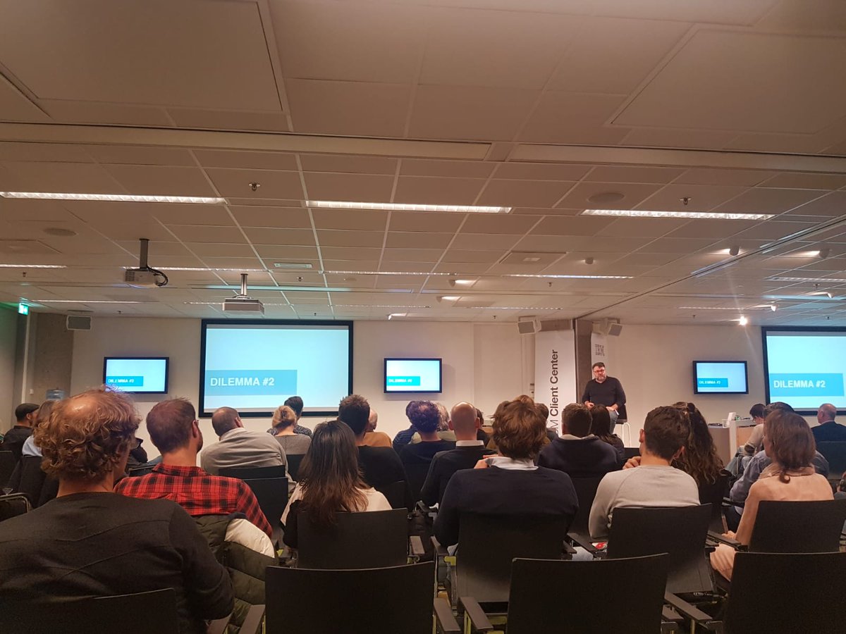 Vanavond sprak Lejo Duivenvoorde tijdens #OnlineTuesday over de ervaringen die EDM heeft opgedaan bij de implementatie van de #AVG.