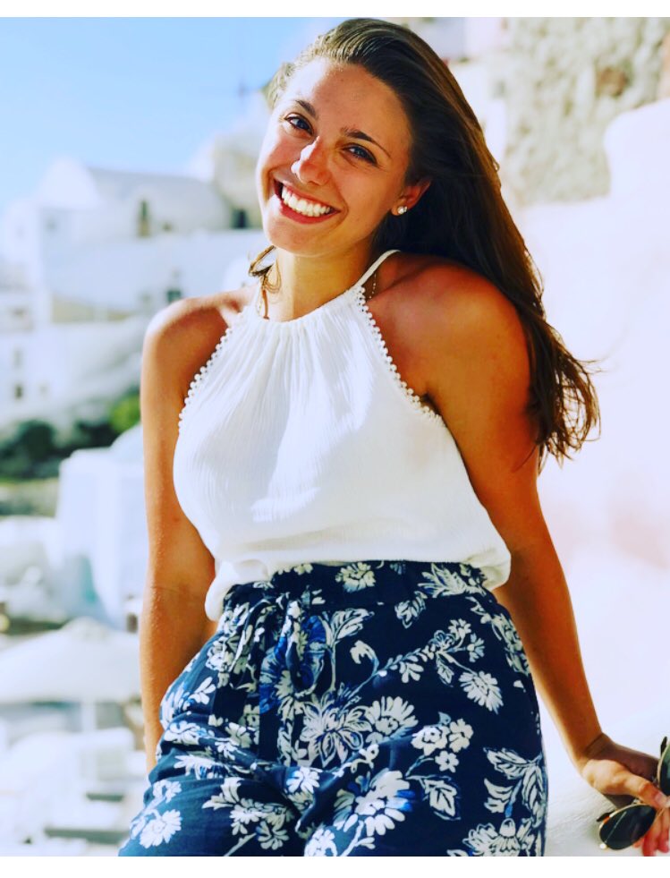 Hey this is Emily, she is ahead of Globe! Follow her @Emily_Ginas 
Her phrase for the day is “Qué será, será” and it means “what ever will be, will be”.