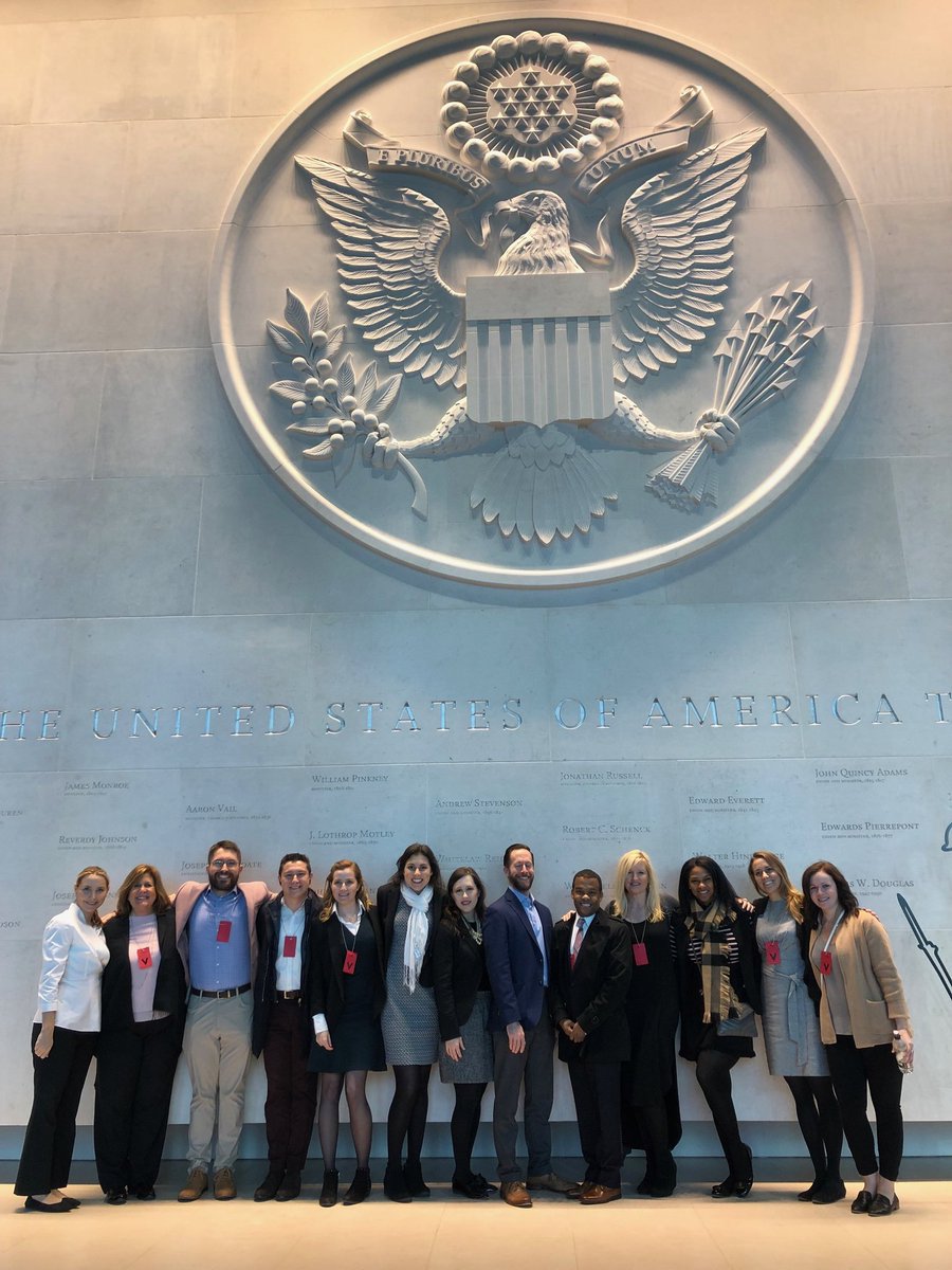 GeorgetownGSC's tweet image. Cohort 4 is officially in London! Today included a field visit to the US Embassy for a presentation with Helaena White. #hoyasinlondon #royalhoyas