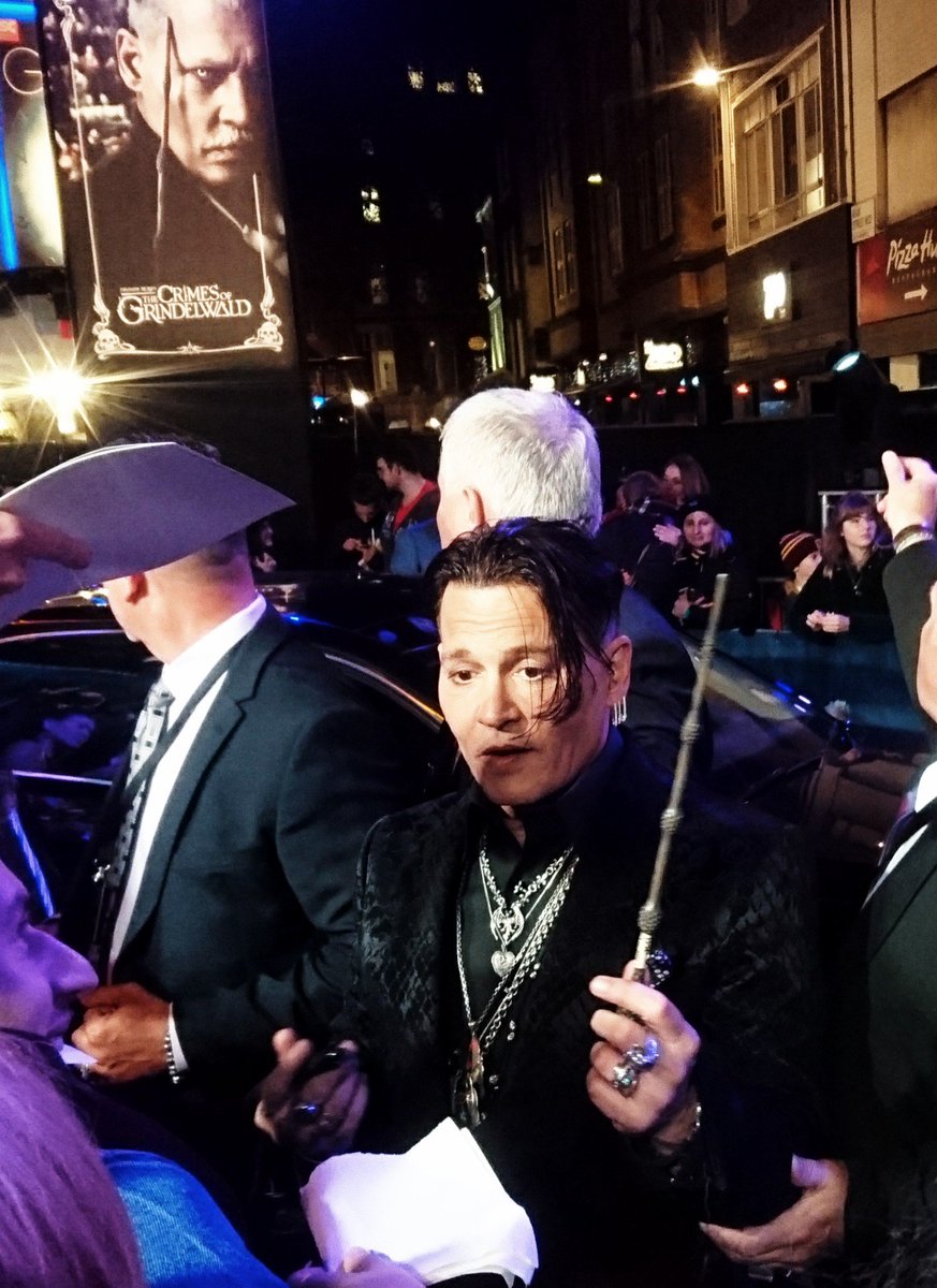 Mobby19 On Twitter Johnny Depp At Fantastic Beasts 2 Premiere In London Fantasticbeasts Premiere