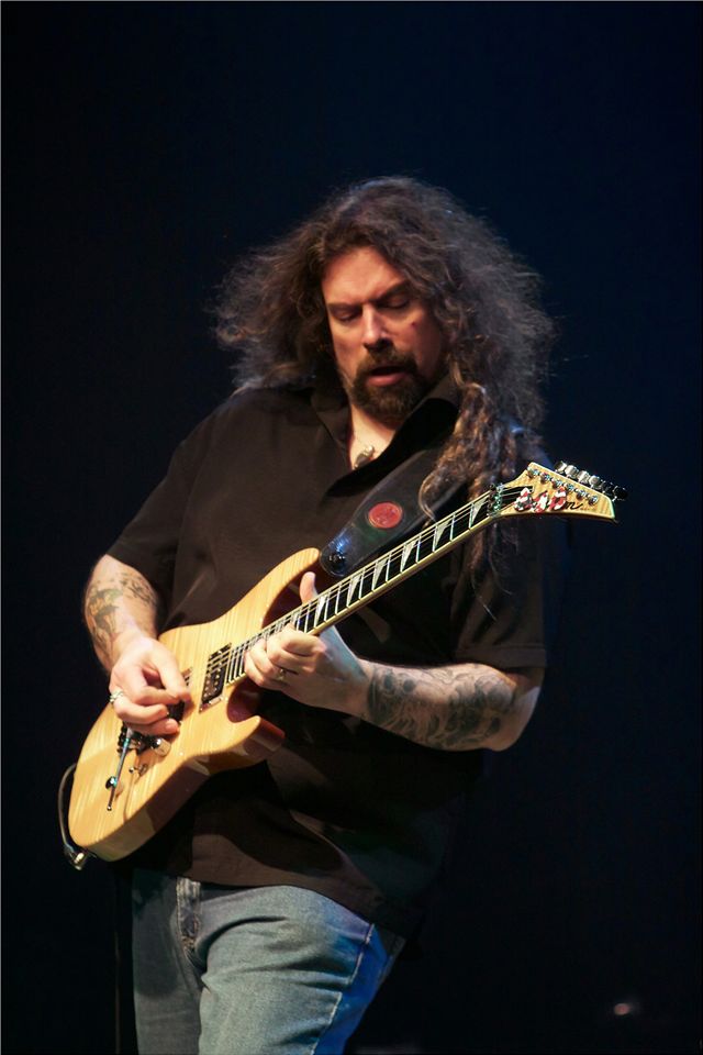#JasonStretch is the guiding light of circuit favourites #BADPENNY, a classic rock covers band in which he fulfils both lead vocals and lead guitar born and raised in #Aylesbury! #AylesburyBands #Aylesburymusic #LocalBands #UKBands #SupportingCommunity