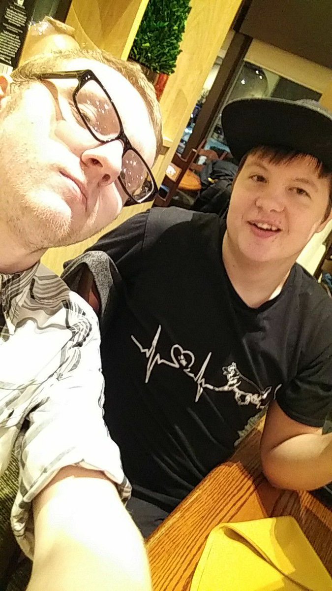 LinkThePup's tweet photo. Doggo Hat + Loving Boyfriend= Perfect Relationship ๐๐๐๐ @RabbitsPlayPen #olivegarden #pojos #gamblingatpojos #gambling https://t.co/UEv4ZhZmIt