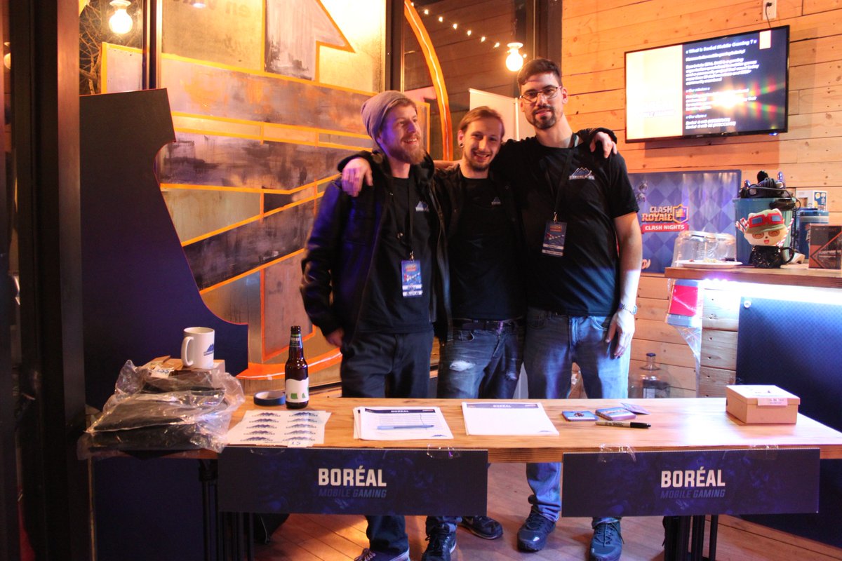 BorealMG's tweet image. Here are some photos of the amazing people who took part of the @ClashNights #Montreal Grande Finale. 📸

Comment below your highlights of this series of events. 👇

#clashroyale #esports #mobilegaming #mobileesports