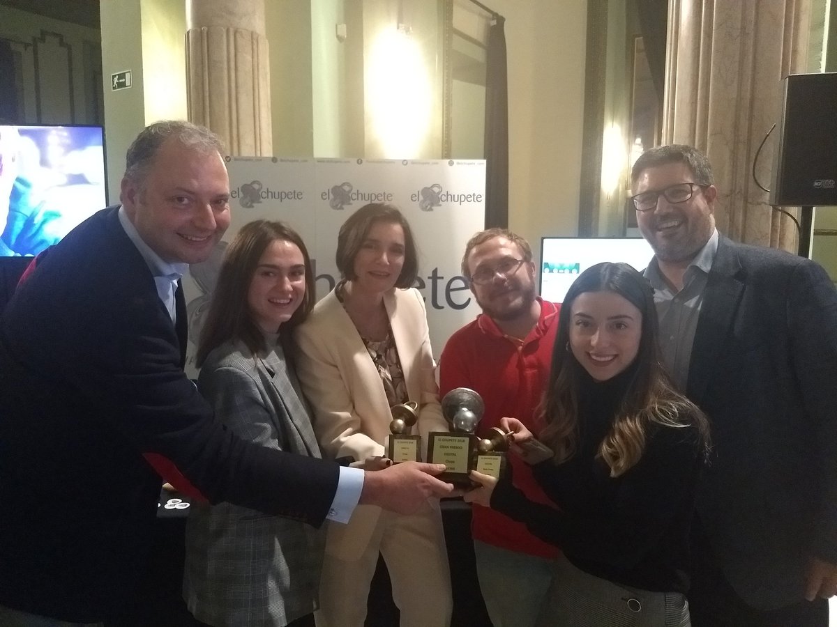 CLOQQ_'s tweet photo. Foto del equipo @everis + @btob_words creadores de la iniciativa #ElChupete2018 https://t.co/hwWicwFi3t