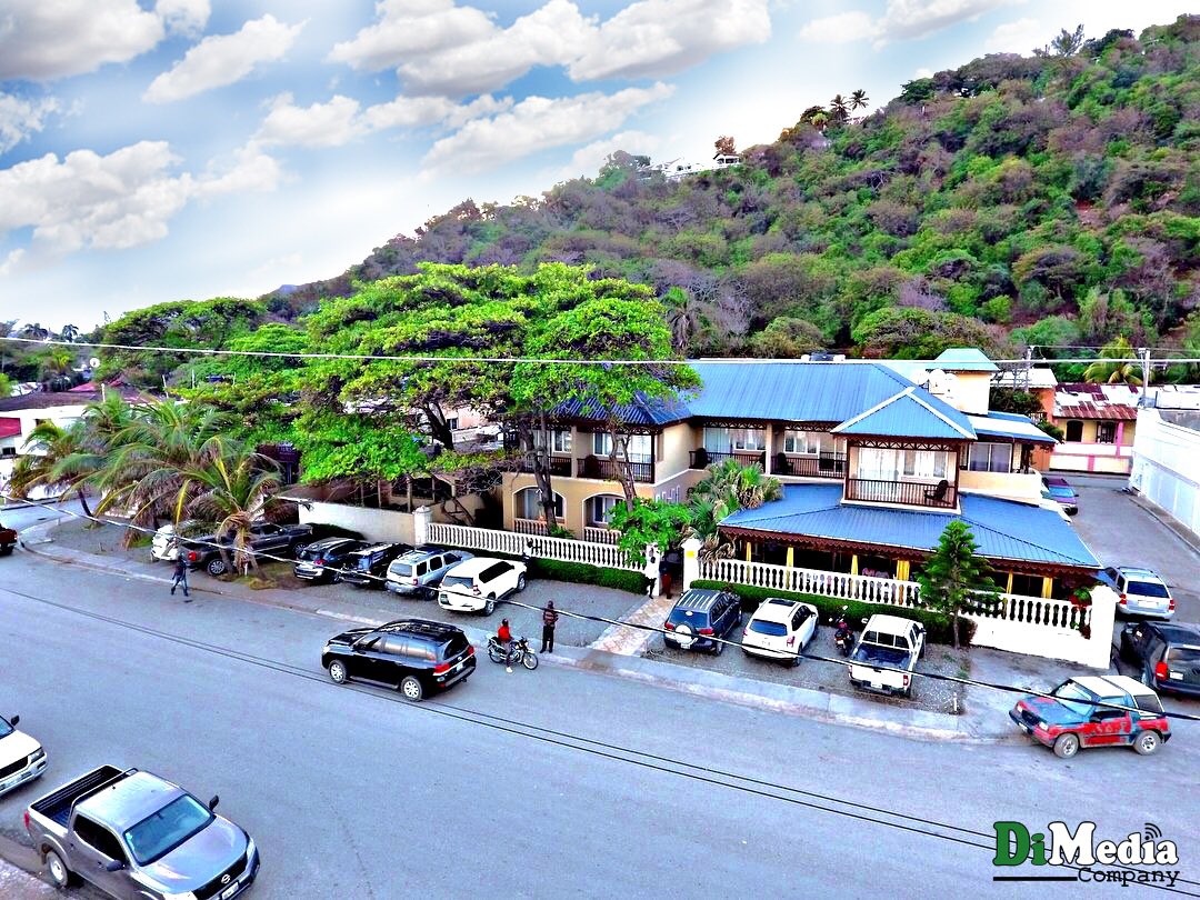 DimediaCompany's tweet photo. #faceofhaitidiscovery 
#Dimedia 

Cap-Haïtien 

Nou kite rès yo pou demen 😀😀 https://t.co/ROIoi1J3Py