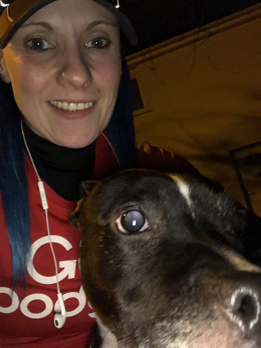 WeeYin_76's tweet photo. Lush evening with Mr B, all eyes on Ed again, great company, learning something new, talk about anything and everything! Its what is all about @GoodGymNcastle #CoachRuns #GoodToTalk #Ed #DoingGood ❤️😂❤️oxo https://t.co/sv2zcSysmZ