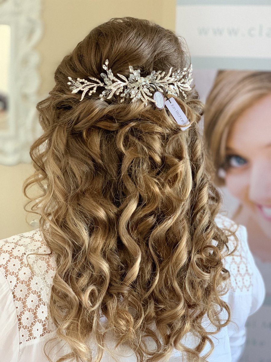Just a few Tuesday curls #kentwedding #kentbride #weddinghair #bridalinspo