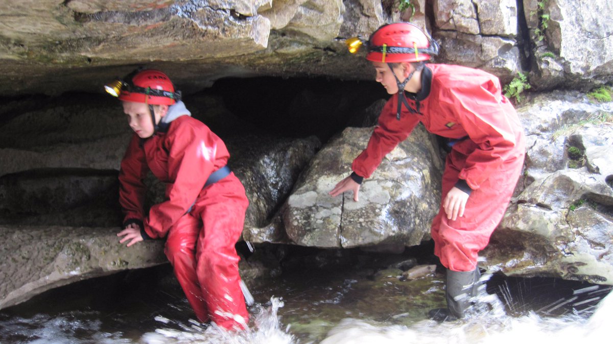 HeightsBburn's tweet photo. Pupils having the time of their lives today #caving #outdoorlearning https://t.co/gvkOnELmHL
