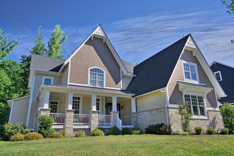 Nationwide, natural stone veneers are turning heads for a combination of all three benefits: beauty, durability, and authenticity. Learn more about the rise of natural stone veneers hubs.ly/H0fwGFx0
#UseNaturalStone #IndianaLimestone #ResidentialArchitecture