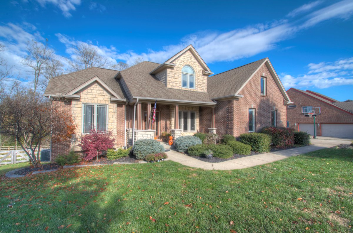 KristianConnley's tweet photo. Triple Crown w/ First Floor Master Suite https://t.co/Ii2tAaBru2
#triplecrown #unionky #rylehigh #woodedview #theaterroom #wetbar #custombuilt #boonecounty #immediateoccupancy #3cargarage #6bedrooms #fencedyard https://t.co/HdLIsXwjt6
