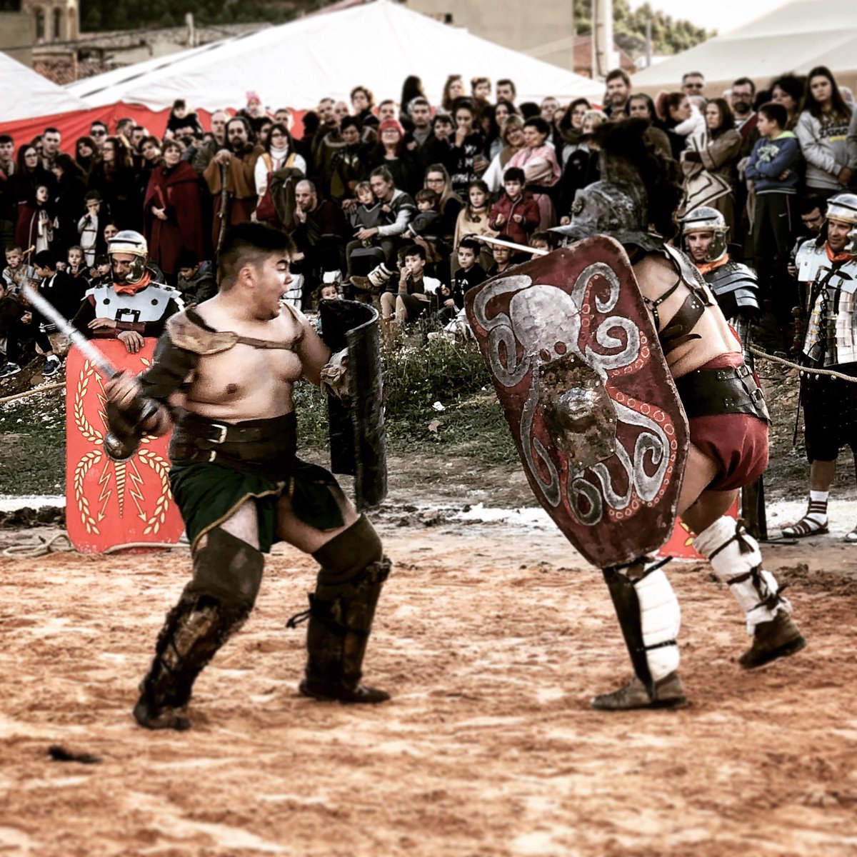 Xatrahh's tweet photo. #lakuerteribera en #andorrateruel #gladiadores y #batalla entre #iberos y #romanos https://t.co/b4ob3oPaSV