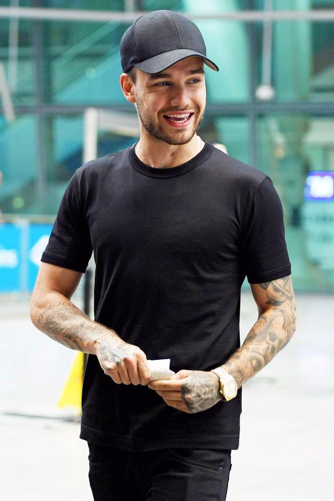 Sapssad's tweet photo. #3YearsOfMadeInTheAM
Miss u:(
Please come back 💔 https://t.co/28mvFk6pzP