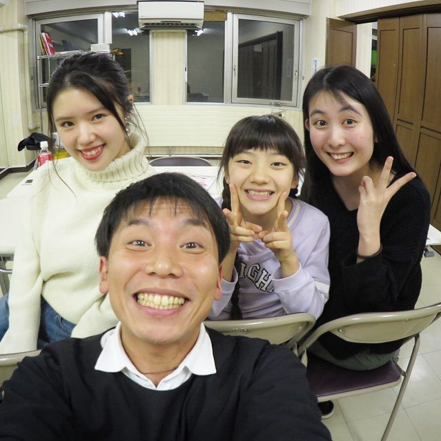 Hironori0818's tweet photo. 火曜日は映像演技クラスでした♪♪
めっちゃ少人数レッスンでしたが、だからこそ出来ることがしっかりあって、みっちり考えて、感じて演じる事が出来たと思います♪♪いいよ〜♪みんな上手くなってます！
来週もレッスンありますのでお越しくださいね〜♪♪
#canon #iVISminiX #movieact https://t.co/CyZ2C6CQmJ