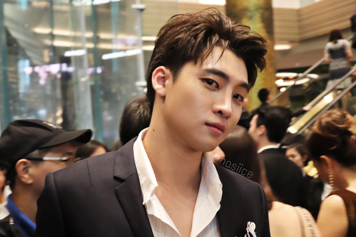 nasiii0112's tweet photo. คนถ่ายได้ละลายตายไปแล้วในวันงาน
#iconsiam
#มีนพีรวิชญ์
@m34nismind https://t.co/ZswMYeairp