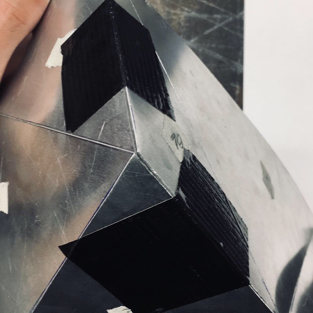 ChRehcep's tweet photo. ✎ 11 2018 - metalworks with Fabio Fidanza, Yiming Yang, Arman Ataman
-
@RCAIED #metal #aluminium #alu #material #folding #puzzle #triangle #lowpoly #vr #ar #3dmodeling #helmet #tools #papercraft #design #experiencedesign #productdesign https://t.co/HUaRZu2YiM