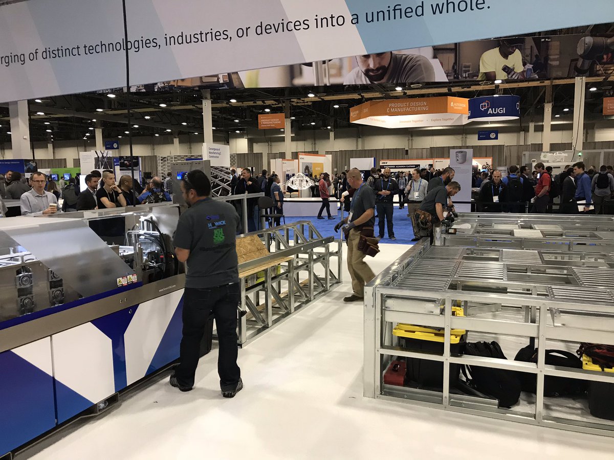 StrucSoft's tweet photo. We’ve got the machine running live at @autodesku. Drop by and see how easy it is to #DesignRollBuild https://t.co/0bnKOGTF2q