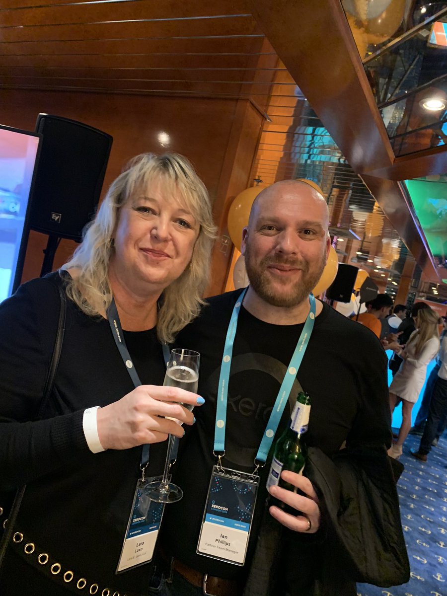 I had a ball at #xerocon Melbourne - truly so many things have changed because of that trip thanks to @Ipips101 <a href="/KevinFitz_88/">Kevin Fitzgerald</a> <a href="/FreshFinancials/">Emma Fox 🦊</a> @JonnyFoxability @We_Are_Waypoint - tonight my amazing team and I met the equally awesome <a href="/LaraLaxo/">Lara Laxo</a> #payitforward as <a href="/ashtron/">Ash Gibson</a> would say!
