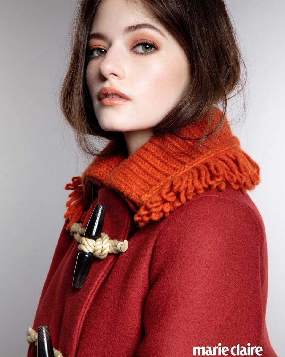 MintMovie's tweet photo. น้องแม็คเคนซี่ ฟอย (Mackenzie Foy) ที่หลายคนมักจำเธอในบทบาทหนูน้อยเรเนสเม่จากทไวไลท์ ถ่ายแบบลงนิตยสาร marie claire ของมาเลเซีย ผลงานภาพยนตร์ล่าสุดตอนนี้คือ #DisneysNutcracker ในบทเจ้าหญิงคลาร่า ที่เข้าฉายแล้ววันนี้ #NutcrackerTH #MovieTwit https://t.co/wqP636gmyj