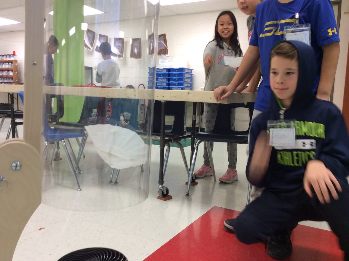 MrsChangGrove's tweet image. In today’s Drone Challenge, engineers designed, built, &amp;amp; tested their prototypes to iterate &amp;amp; improve their designs. We had amazing iterations that led to successes! #STEM #EngineersAtWork @mrwager220 @GroveAve220