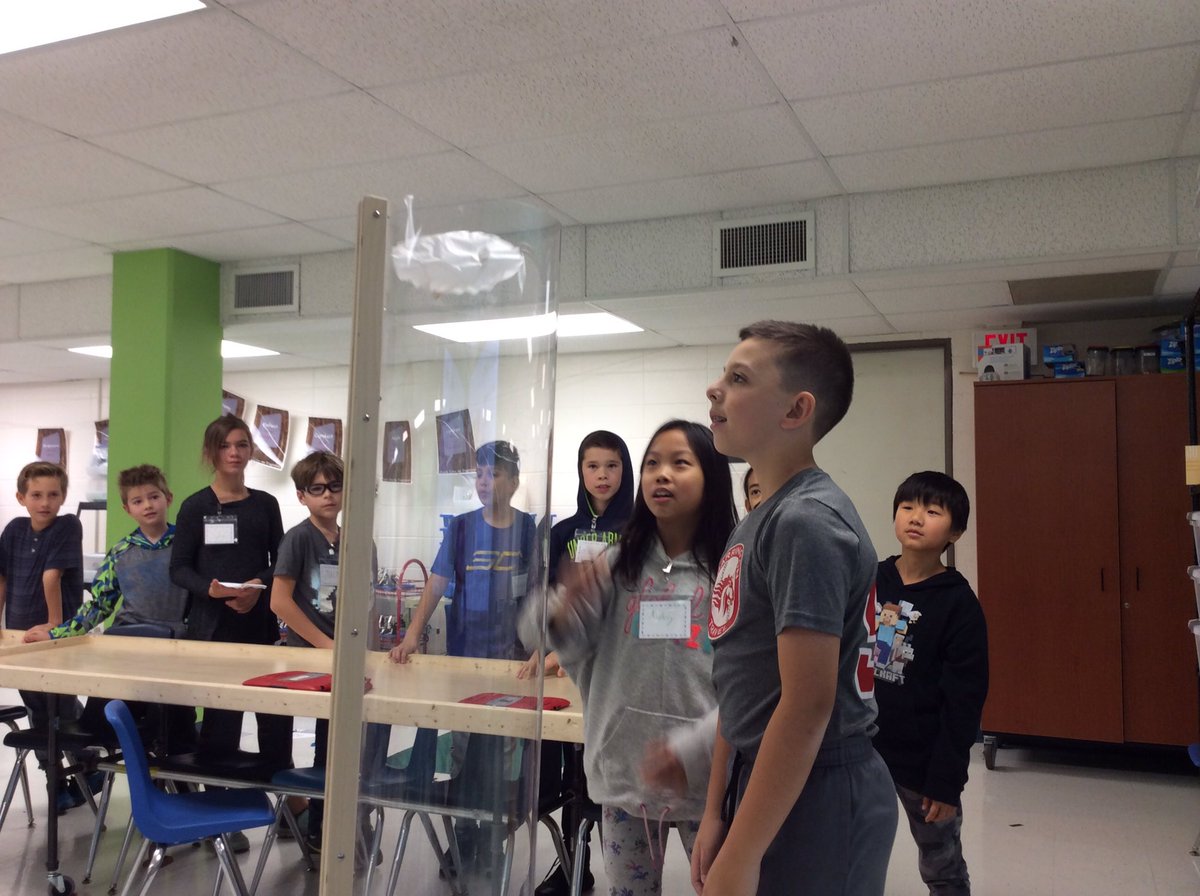 MrsChangGrove's tweet image. In today’s Drone Challenge, engineers designed, built, &amp;amp; tested their prototypes to iterate &amp;amp; improve their designs. We had amazing iterations that led to successes! #STEM #EngineersAtWork @mrwager220 @GroveAve220