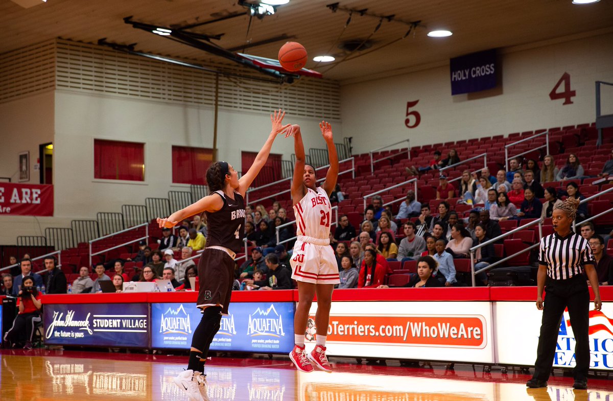 TerrierWBB's tweet photo. 1-0 at The Roof 👍 #BUiltTough https://t.co/7EPKAbPQ8V