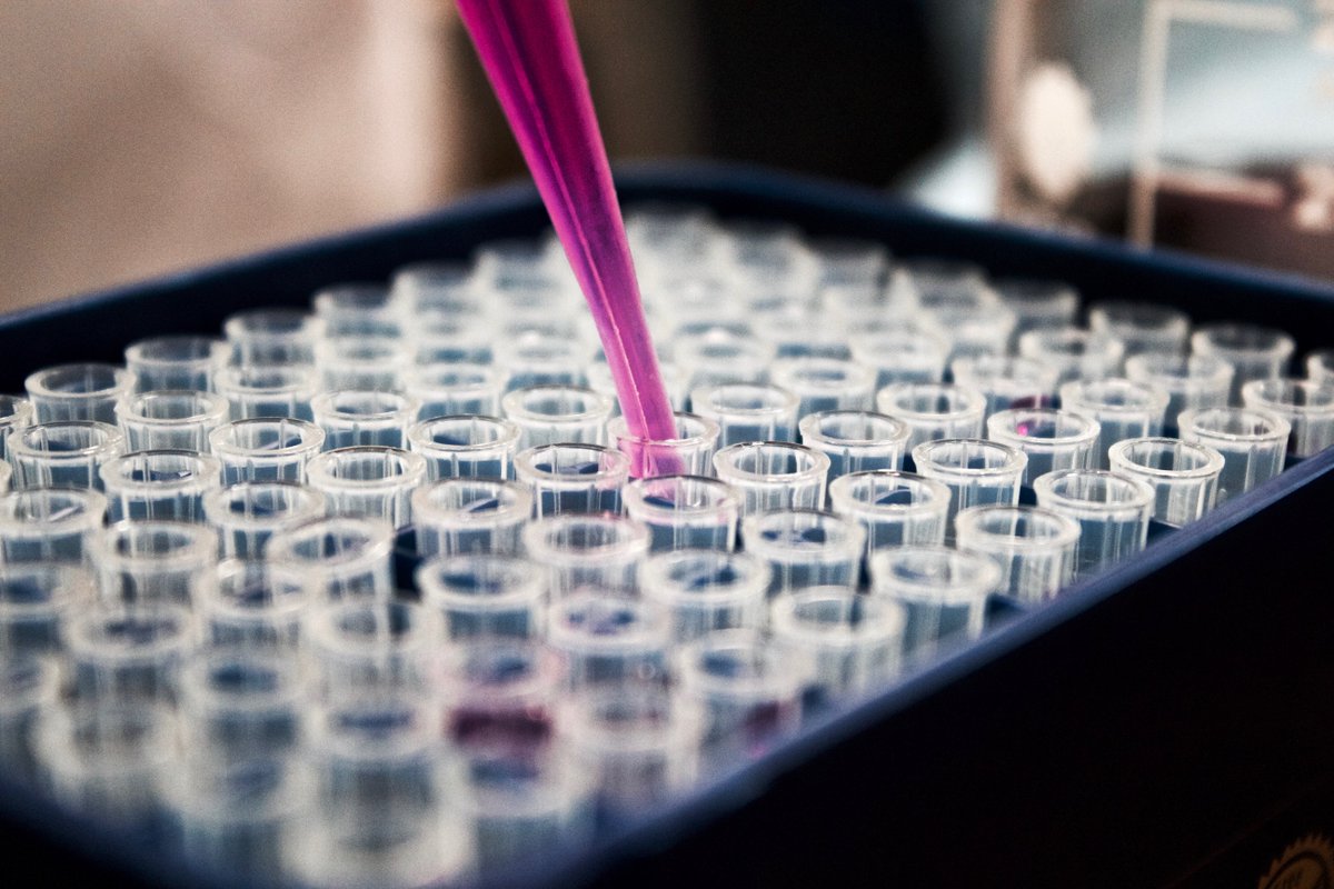 EdelmanPR's tweet photo. Why biotech has a trust advantage over #pharma https://t.co/GrHlMotjUJ via @PharmExec https://t.co/JwvzOT9FgN