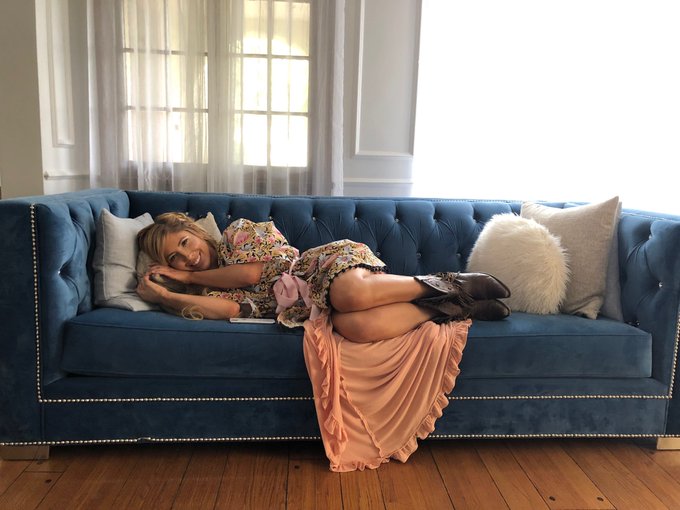 Today was a great day. 🦄🦄🦄 top secret project ! Last day of shooting 🎥 is tomorrow https://t.co/8Ofg<a href="/tag/pregnant"class="tags"><span>#pregnant</span></a>