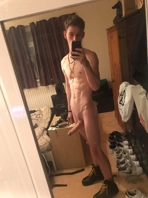 For everyone asking heres my updated amazon wishlist :P   https://t.co/ReMM9nsdQK  (its my my birthday<a href="/tag/mvsales"class="tags"><span>#mvsales</span></a><a href="/tag/mvgayboys"class="tags"><span>#mvgayboys</span></a>