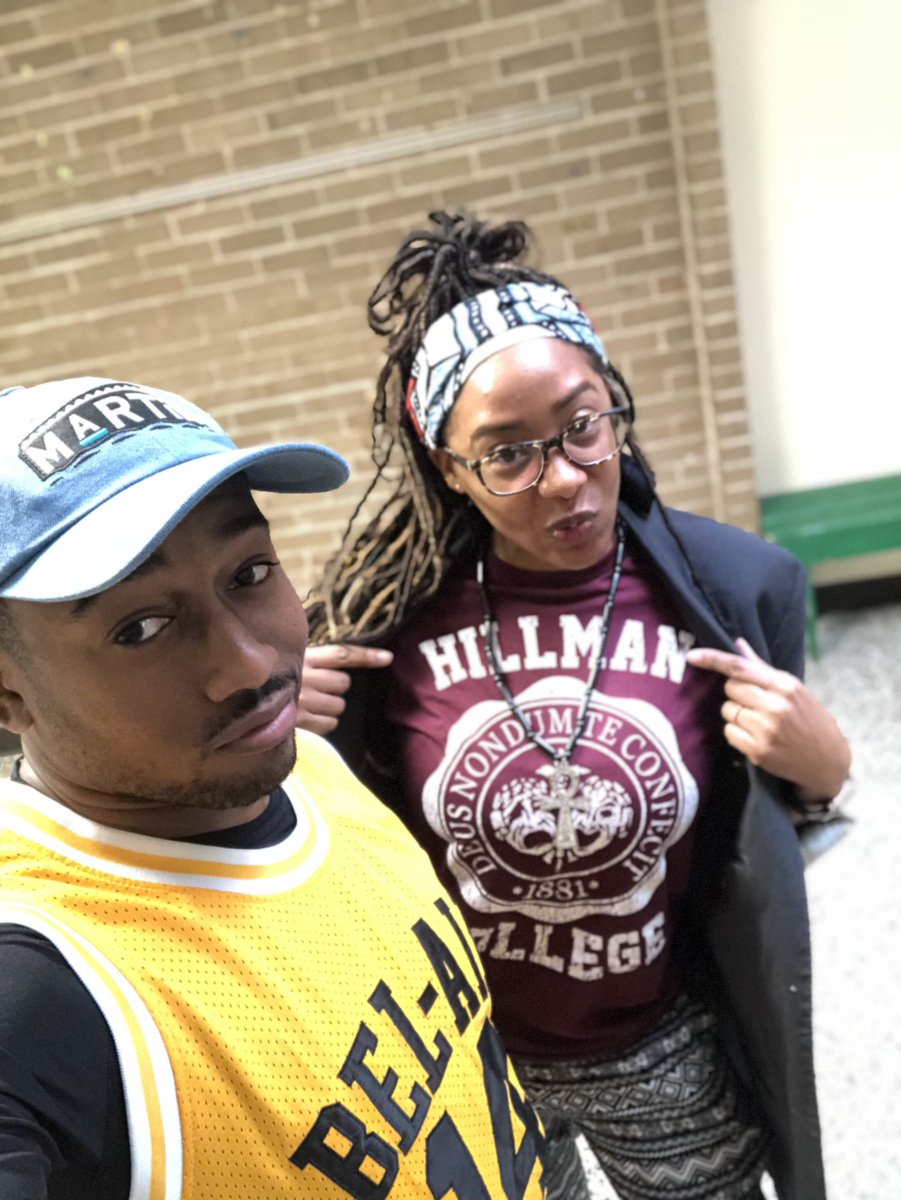 DrCSLPadgett's tweet photo. Great day of the 90s w the staff as we made sure to talk and show students about the decade that started modern tech! #itsadifferentworldbves https://t.co/AvNlQI38Lf