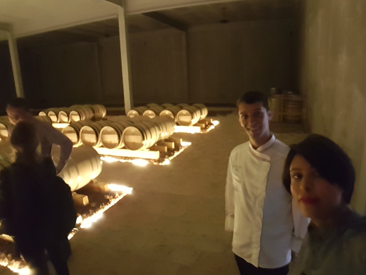 colorido_bicho's tweet photo. Como parte de la 3ra edición de #SemanaDeLaCocinaItalianaEnElMundo hoy tocó visitar la Vitivinícola Tres Raíces, (que por cierto tiene un oro y plata del reciente #MexicoSelection)
en compañía del Embajador de Italia en México Luigi Maccotta y el chef Sergio Daniele Spolentini. https://t.co/bRCCZEWXpu