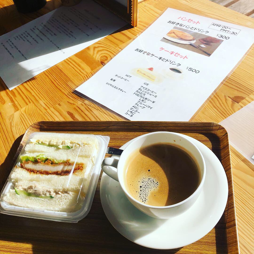 だんさん 若旦那 同級生のお店 淡路浪漫菓子工房 サンマルク さんの店内でパンセットモーニング 300 税込 ๑ ᴗ 淡路島 ケーキ屋さん パン屋さん