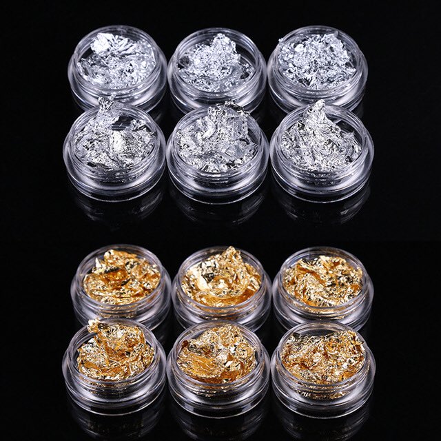NailsforNewbies's tweet photo. The gold flake design has been one of my favourite designs recently. They’re so easy to apply and look so pretty! #goldflakes #nails #NailsforNewbies #naildesigns https://t.co/AyZPEZiQER