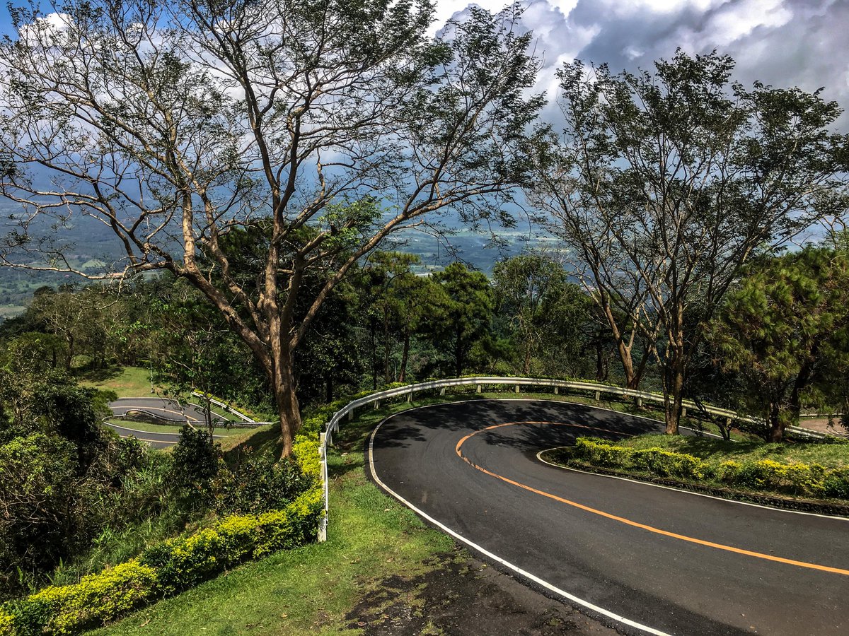 LennyTParadise's tweet photo. Views from Mount Samat summit and the road leading up to it...
#mountsamat #mtsamat #bataan #philippines 🇵🇭 https://t.co/IgDrmlMq2U