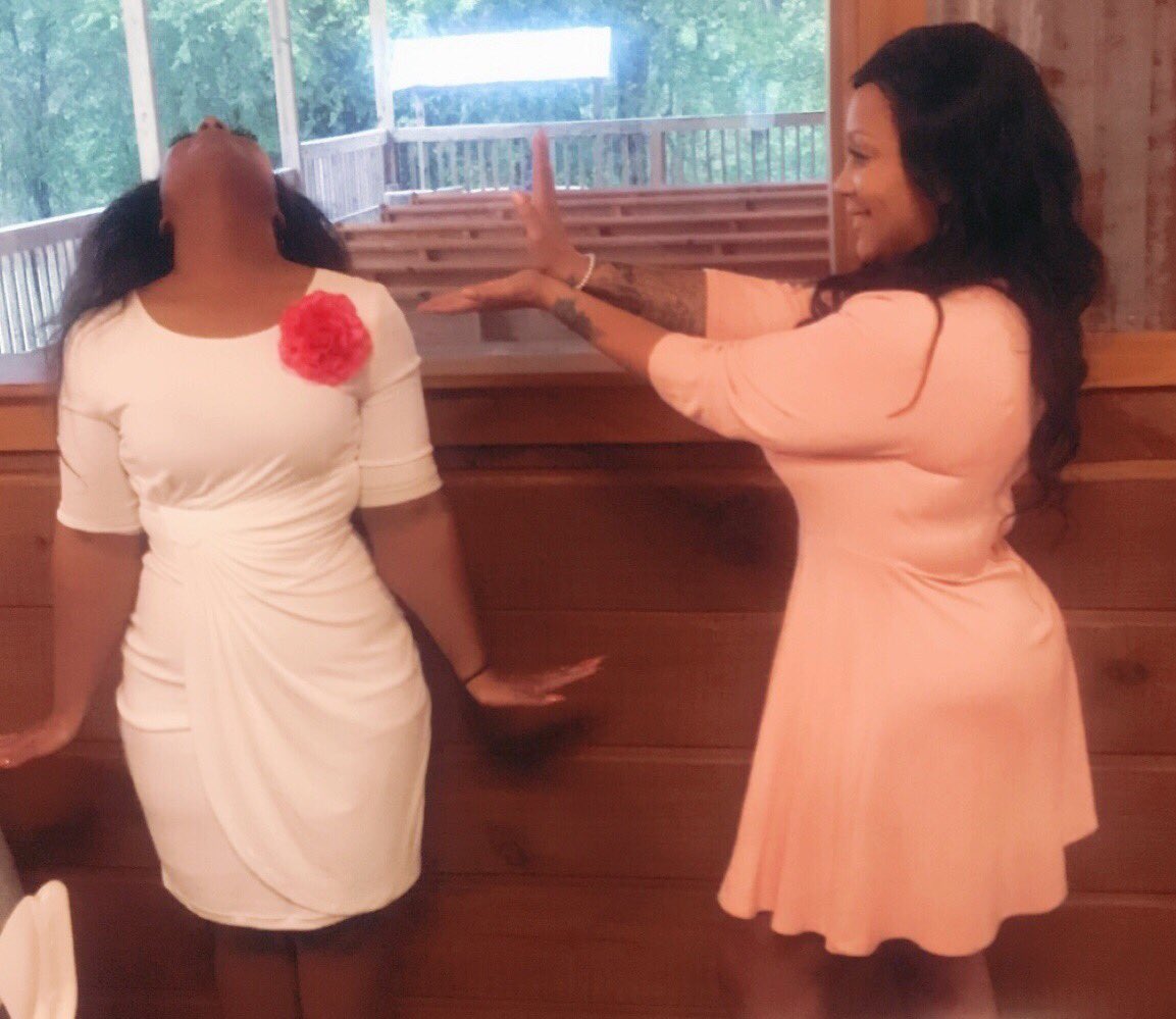 christiantecura's tweet image. God made us mother and daughter. Ethel made us sisters. 💕💚 
#akalegacy #etaepsilon #spring00 #fall18