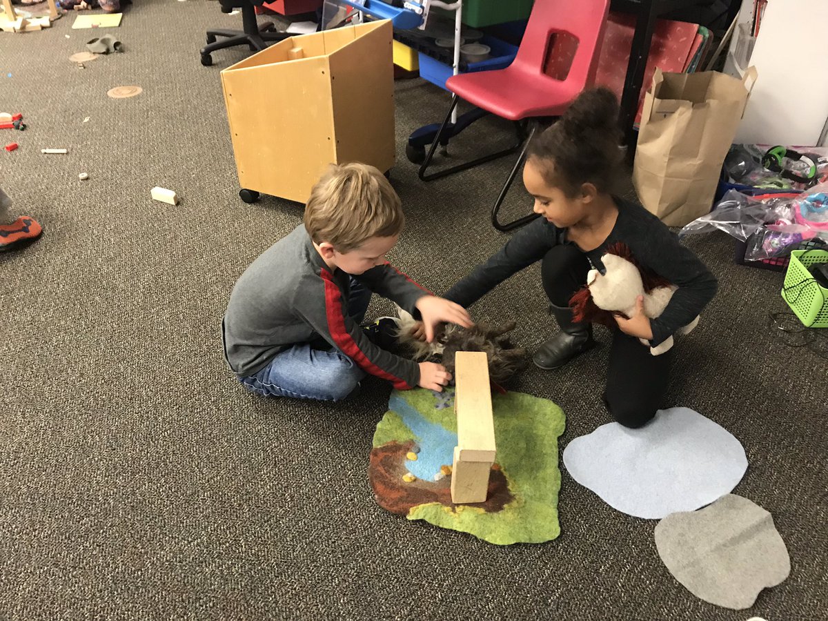 Students using the 4 c’s as they build and retell the Three Billy Goats Gruff. #gretchko2020